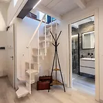 Apartamento A Nest Among The Roof Of Center Parma