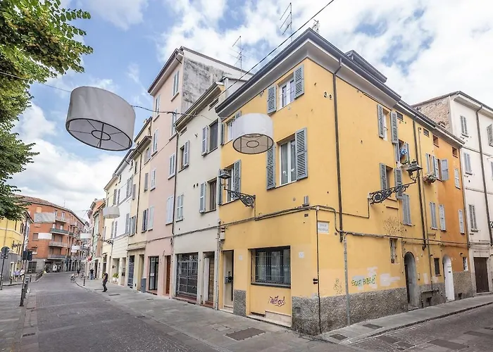 A Nest Among The Roof Of Center *