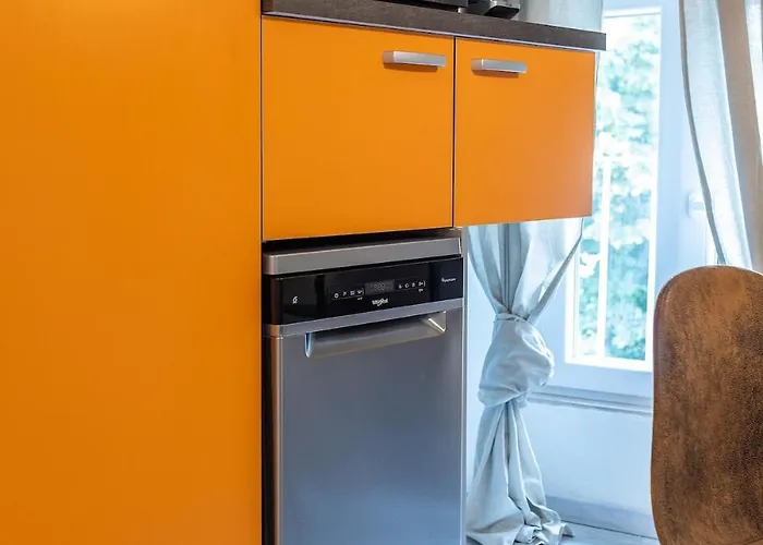 A Nest Among The Roof Of Center *